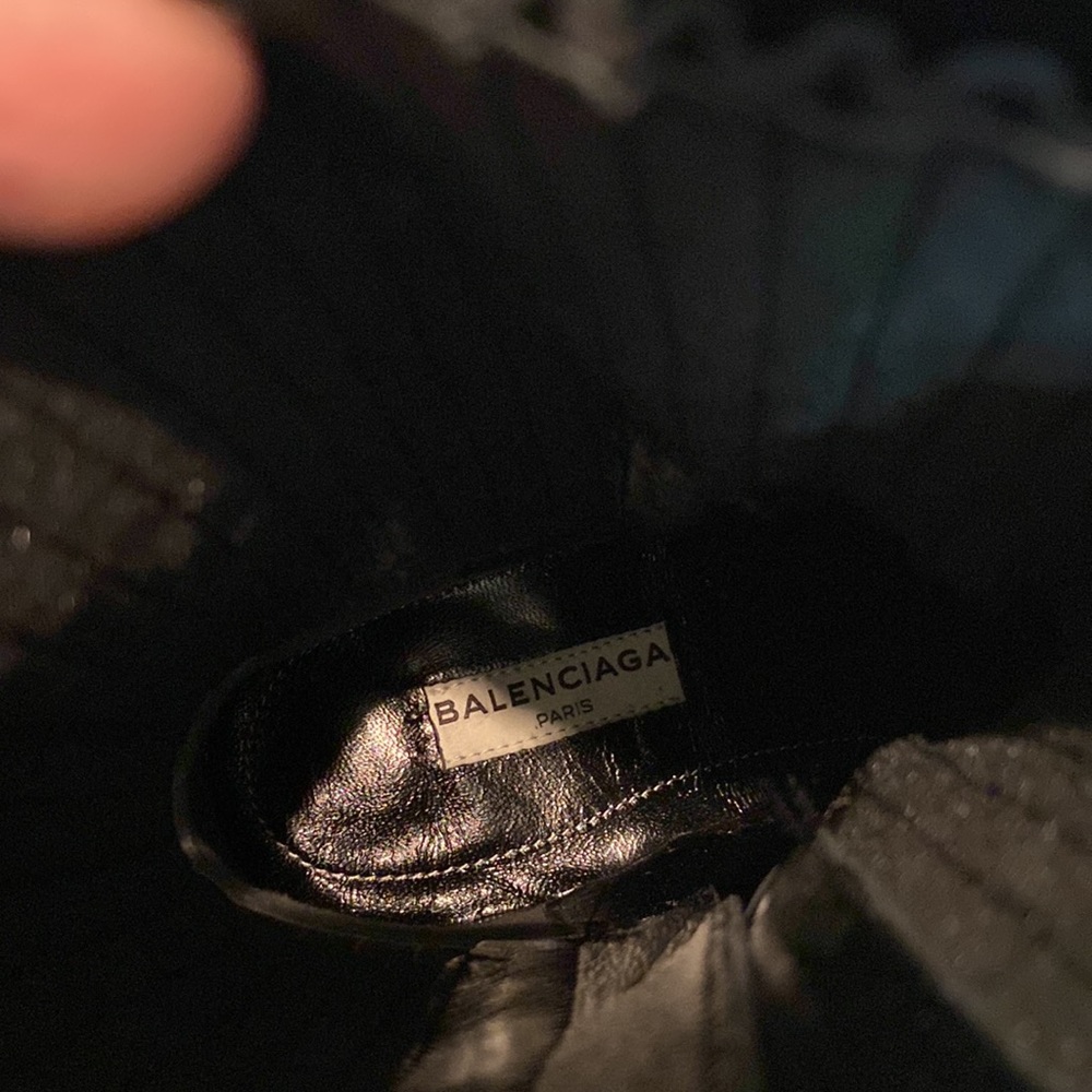 BALENCIAGA LEATHER ANKLE BOOT - Picture 7 of 11